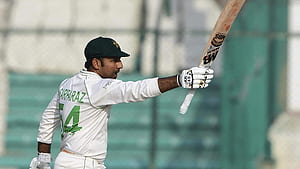 Sarfaraz Ahmed becomes first Pakistan keeper to 000 Test runs, HD wallpaper