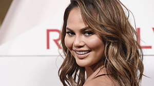 Chrissy Teigen announces on Instagram that she is four weeks sober New York, HD wallpaper