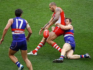AFL 2020: Dale Morris tackle on Lance Franklin, 2016 AFL Grand Final, Open Mike, Fox Footy, Buddy Franklin, HD wallpaper