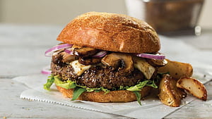 Summer Burger With Wild Mushrooms & Fries, Beef Burger, HD wallpaper