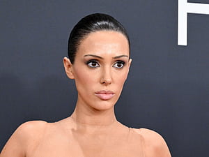 Bianca Censori's Skating Have Fans Saying 'Enough', HD wallpaper