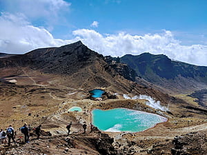 Hiking Tongariro Alpine Crossing To Middle Earth, New Zealand, HD wallpaper