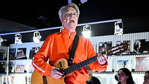 Watch David Byrne Perform 'Psycho Killer' for First Time in 19 Years, HD wallpaper