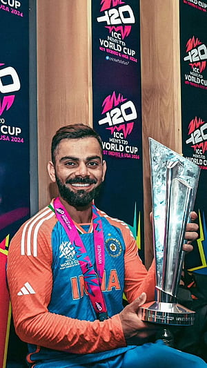 Virat kohli, Virat Kohli with IPL Trophy, HD phone wallpaper