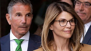 Lori Loughlin seen for the first time since prison release. HELLO!, HD wallpaper