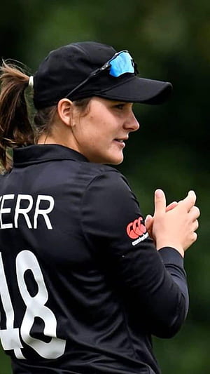 Meet MI's Star All Rounder Amelia Kerr Pics, HD phone wallpaper