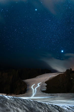 Starlit Night Over Snowy Ski Slope Landscape ·, Ski Slopes, HD phone wallpaper
