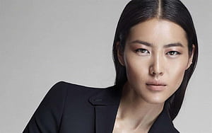 Caption: Liu Wen In A Chic Style, HD wallpaper