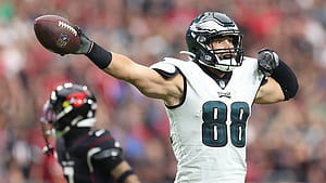 In 10 Roob Stats: Goedert's Mind Blowing Numbers, Dallas Goedert, HD wallpaper