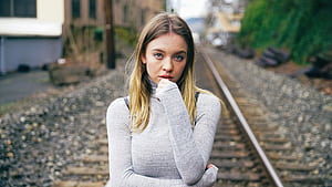 Trackside Actress Portrait — Ultra, actress, Sydney Sweeney, HD wallpaper