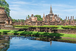 Sukhothai Historical Park: discovering the most beautiful temples, HD wallpaper