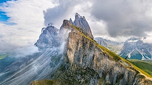 Odle mountain range, Seceda peak in Dolomites Alps, South Tyrol, Italy. Windows Spotlight, HD wallpaper