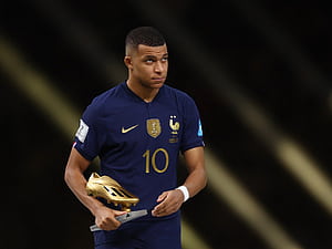 Kylian Mbappe wins World Cup Golden Boot award, beating Messi. Qatar World Cup 2022 News, HD wallpaper
