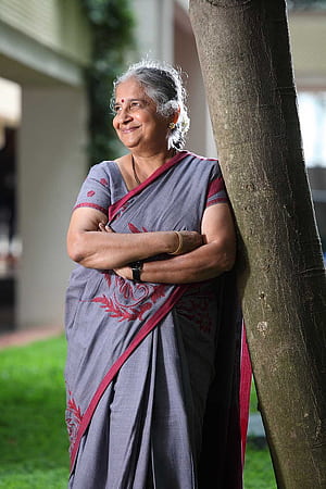Why Sudha Murty Never Bought a Sari in the Last 20 Years, sudha murthy phone, HD phone wallpaper