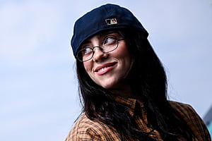 Billie Eilish Shares 'Hit Me Hard and Soft' Acoustic Live Performances, HD wallpaper