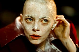 Bugonia: Emma Stone's new movie will be up for all the Oscars. I hated it, HD wallpaper