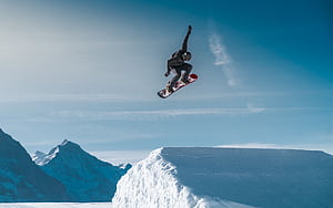 snowboarder, snowboard, stunt, jump, extreme ultra 16:10 background, HD wallpaper
