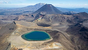 The Tongariro Crossing. An Epic Journey into Middle Earth, HD wallpaper