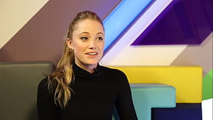 WATCH: Ringer actress Maika Monroe talks 5th Wave Movie in new interview!, HD wallpaper