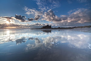 sea, the sun, clouds, castle, stranded, Bamburgh Castle, Northumberland coast for mobile and , section пейзажи, resolution, HD wallpaper