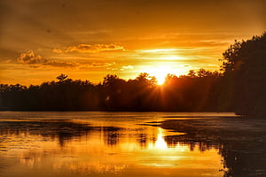 Yellow Sky and Sunlight over Lake at Sunset ·, Yellow River, HD wallpaper