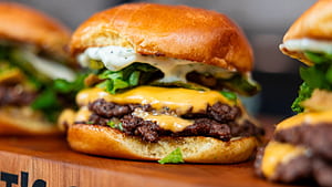 Sonic's Big Dill Smash Burger, Burger and Chips, HD wallpaper