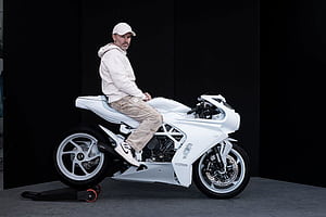 New MV Agusta Superveloce special edition is pretty much unobtainable, HD wallpaper