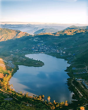 Aerial view of lake surrounded by mountains during daytime, Danau, HD phone wallpaper
