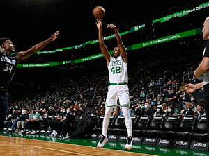 Aging Like Fine Wine: Celtics' Big Man Al Horford is Just a Few Points Away From Making NBA History, HD wallpaper