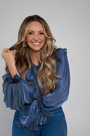 Carly Pearce. Country 2 Country, HD phone wallpaper