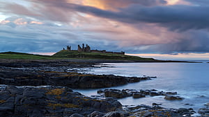 Dunstanburgh Castle, Northumberland, England, UK. Windows Spotlight, HD wallpaper