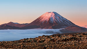 Ngauruhoe volcano at sunset, Tongariro National Park, North Island, New Zealand. Windows Spotlight, HD wallpaper