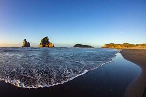 New Zealand Wharariki Beach Stunning Rock Formations, HD wallpaper
