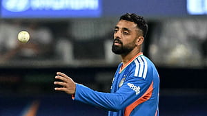 New Zealand wary of Varun Chakaravarthy threat despite Indian spinner's poor run; 'one game away from changing the tide', Varun Chakravarthy, HD wallpaper