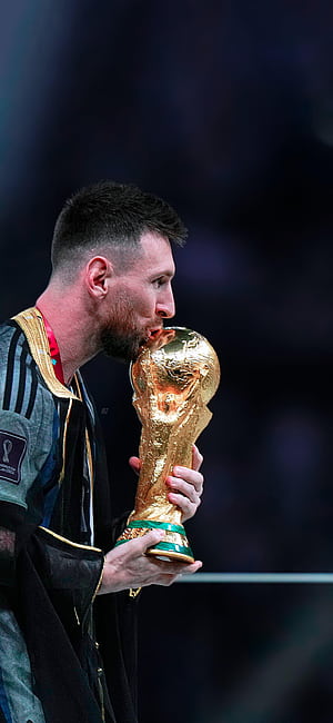 Messi Fifa World Cup 2022 Final Dump, Messi Lifting World Cup, HD phone wallpaper
