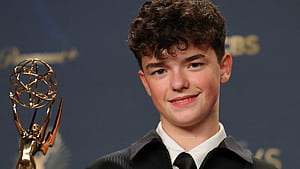 Adolescence' Star Owen Cooper Gets Surprise Gift From Hero Jake Gyllenhaal Before History Making Emmy Win, HD wallpaper