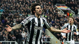 Tonali And Joelinton Strike Early As Newcastle Book Last 16 Spot With Commanding Aggregate Win Over Qarabag. Football News, HD wallpaper