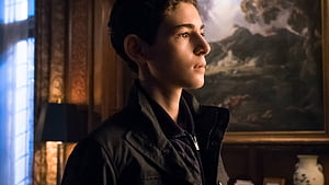 Gotham's David Mazouz and EP Ken Woodruff Explain What Bruce's Playboy Transition Really Means, HD wallpaper