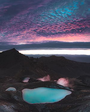 Entirely alone atop the Tongariro Alpine Crossing, moments before sunrise. New Zealand [][OC][IG ahpflaum], HD phone wallpaper