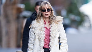 Suki Waterhouse Is A Real Life Penny Lane In Dazzling Afghan Coat And Jeans. HELLO!, HD wallpaper