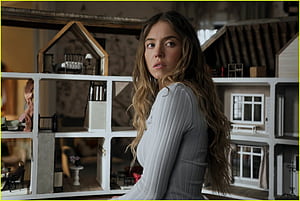 The Housemaid' First Look : Sydney Sweeney & Amanda Seyfried Star in Thriller!: 5200728. Amanda Seyfried, Brandon Sklenar, Elizabeth Perkins, Michele Morrone, Movies, Sydney Sweeney, The Housemaid, HD wallpaper